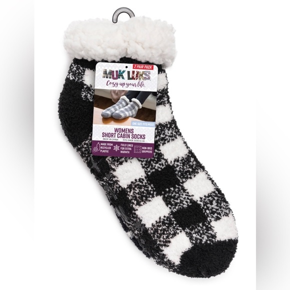 MUK LUKS 2pairs warm & cozy faux fur red &‎ black print Ankle Height Cabin socks - Picture 2 of 10